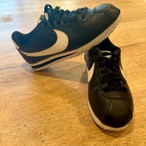 Women’s Size 7.5 Nike Cortez Casual Shoe Black White